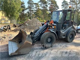 Hitachi ZW 75 Колесни товарачи