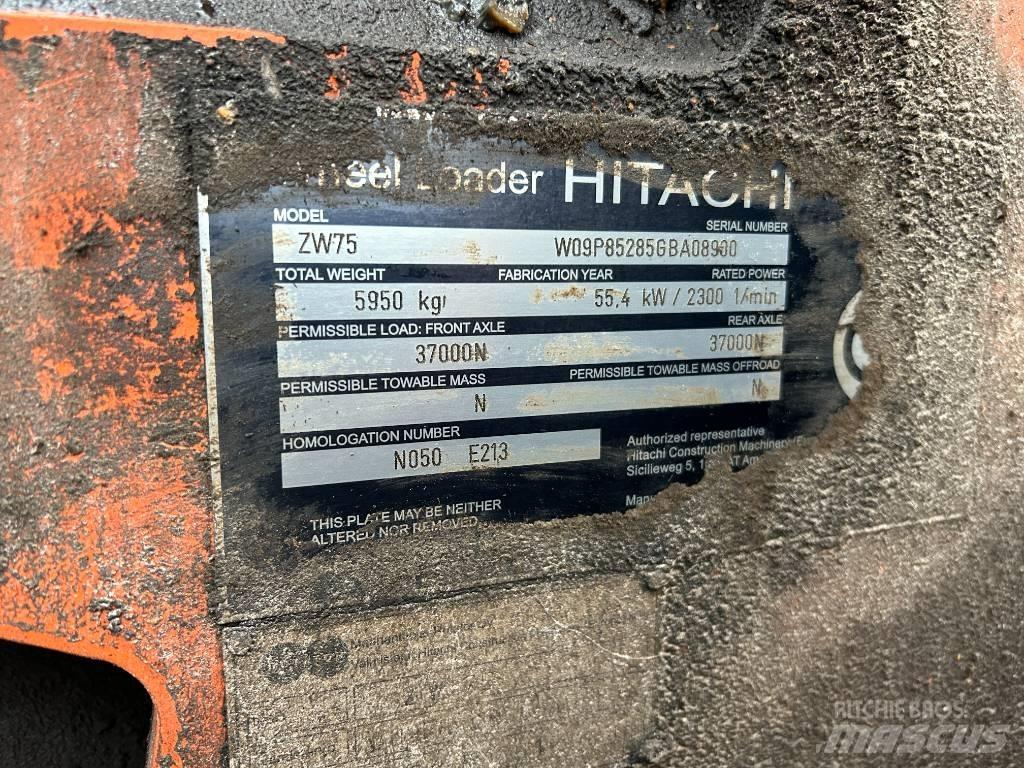 Hitachi ZW 75 Колесни товарачи