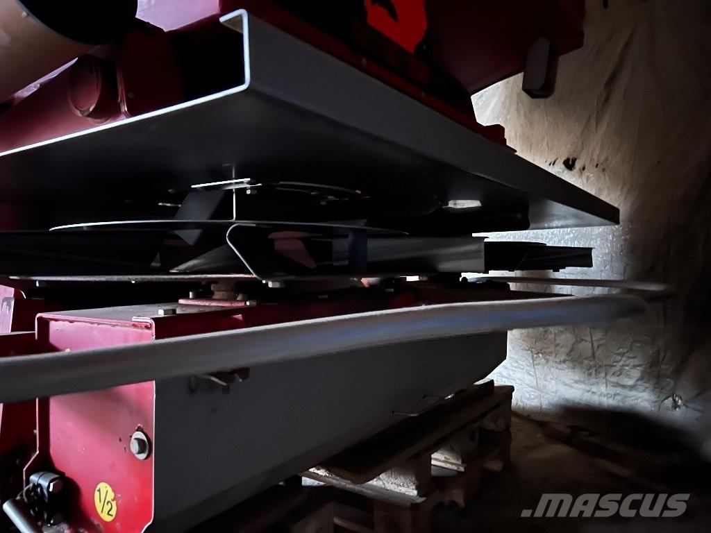 Bredal F 2 Напоителни системи