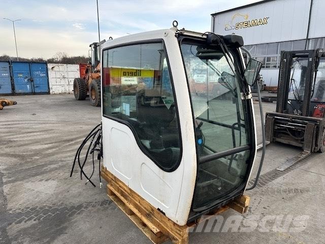 Liebherr R 317 CAB Кабина