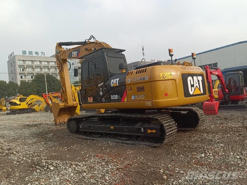 CAT 323 D2L Верижен екскаватор