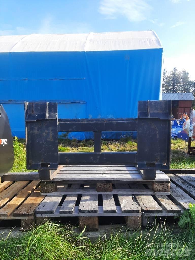  Pallgafflar CAT 906 Вили