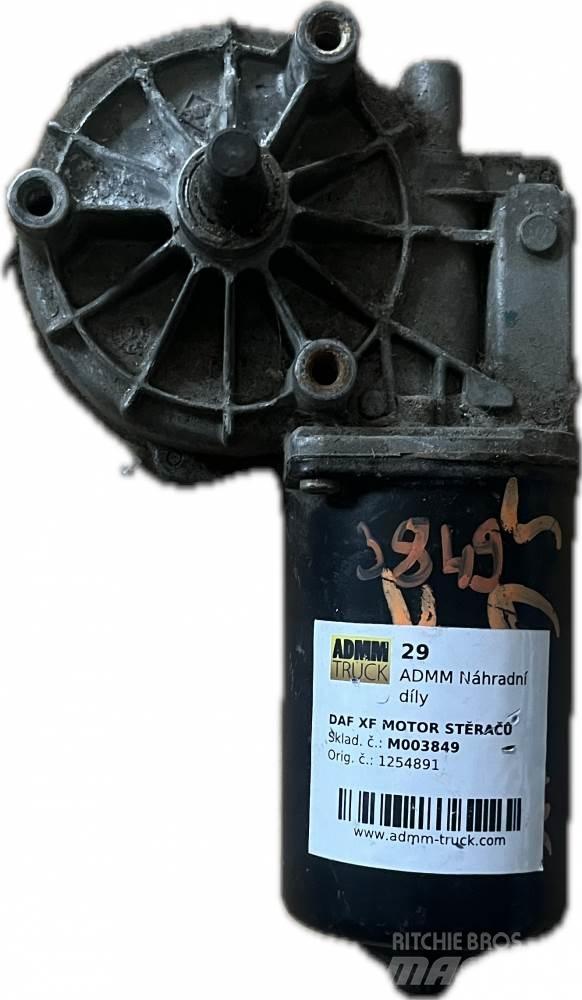 DAF XF MOTOR STĚRAČŮ Двигатели