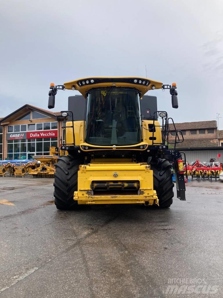 New Holland CR 8.90 Комбайни