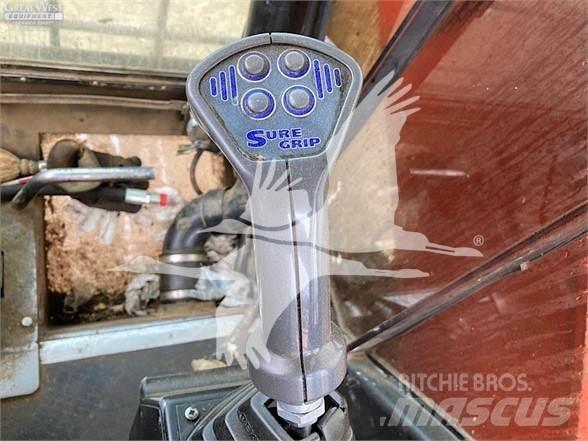 Madill 3800B Товарачи с наклонена стрела
