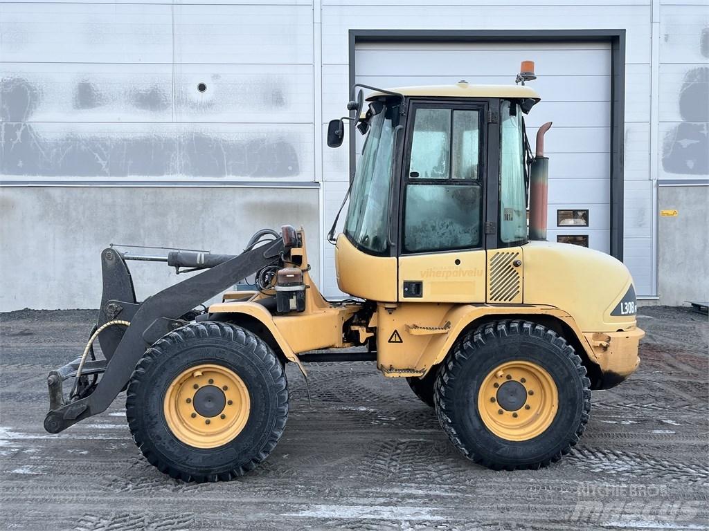 Volvo L 30 B Колесни товарачи