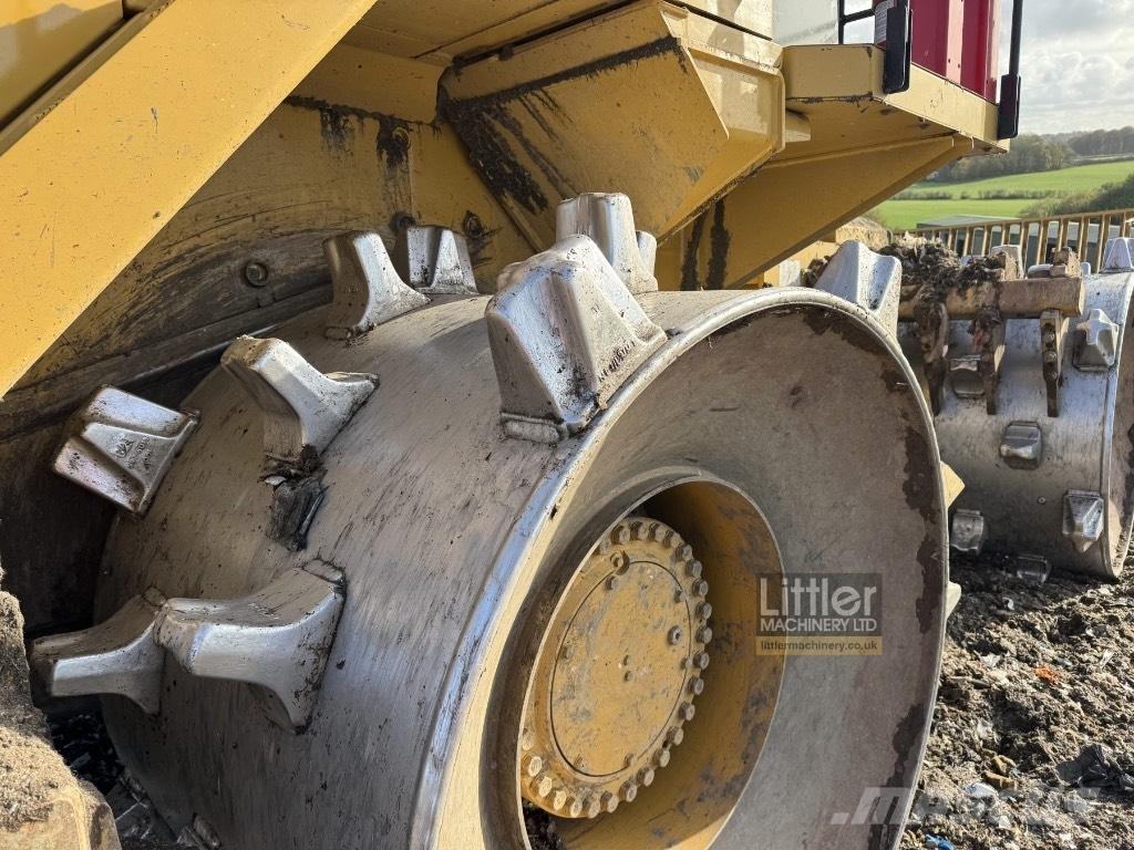 CAT 826 K Уплътнители за почва
