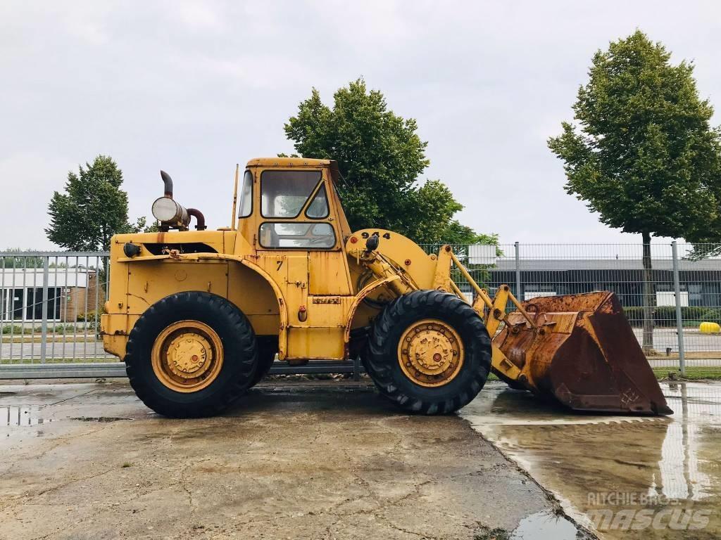 CAT 944 Колесни товарачи
