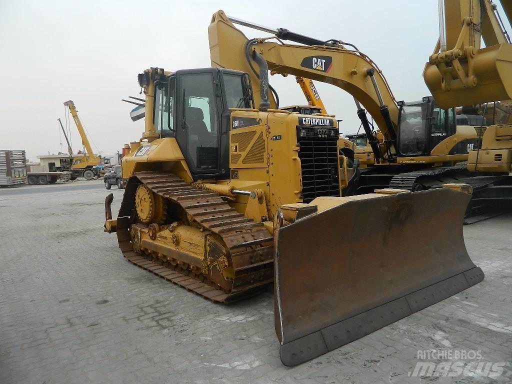 CAT D 6 N XL Верижни булдозери
