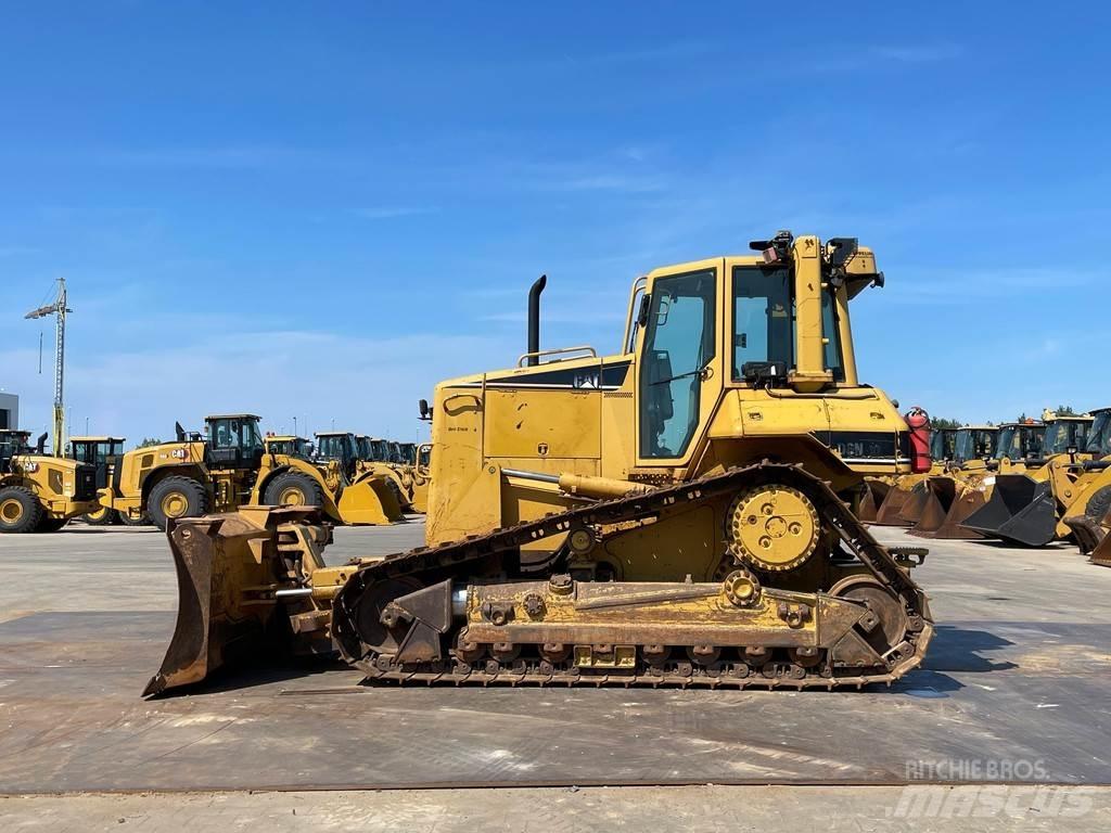 CAT D6N XL Верижни булдозери
