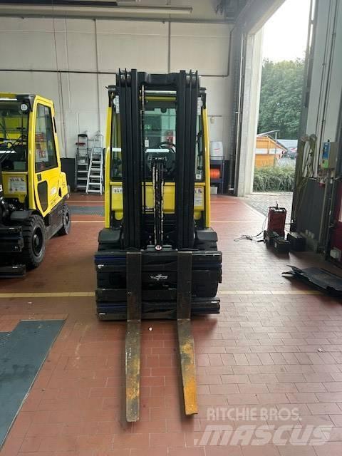 Hyster H 2.5 FT Дизелови камиони
