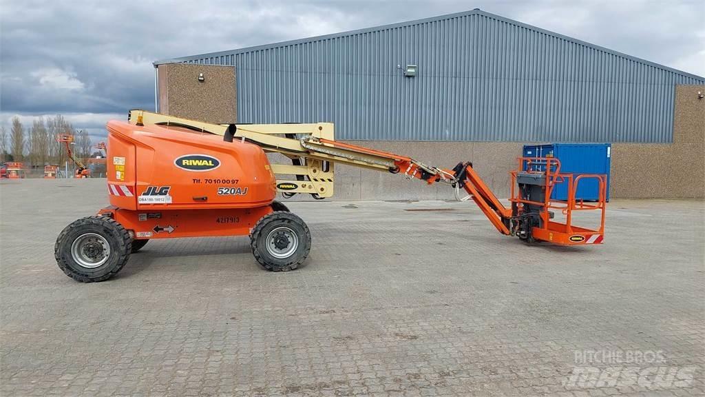 JLG 520AJ Съчленени стрелови подемници