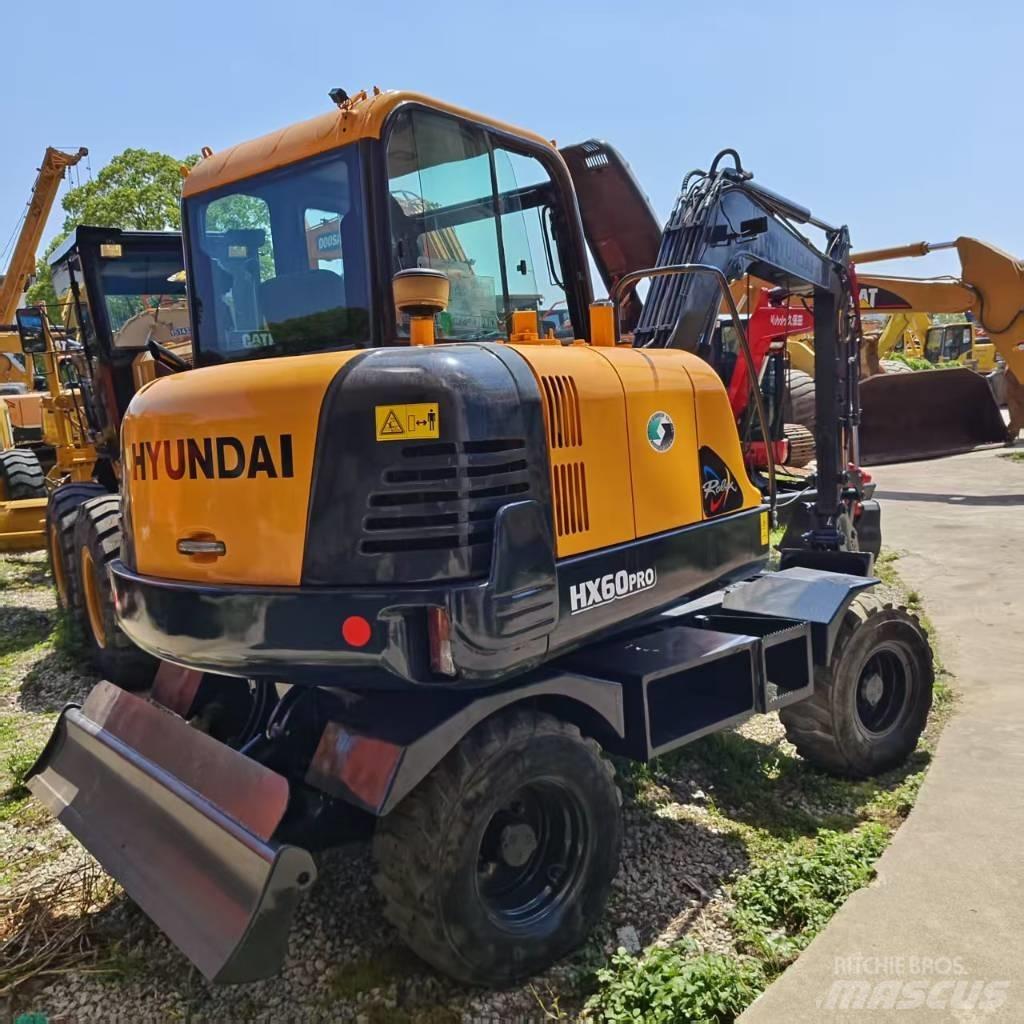 Hyundai HX 60w Колесни екскаватори