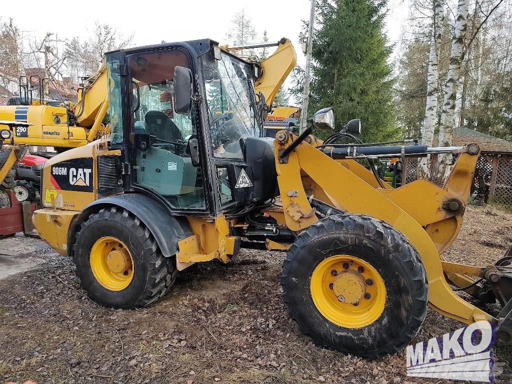 CAT 906 Колесни товарачи