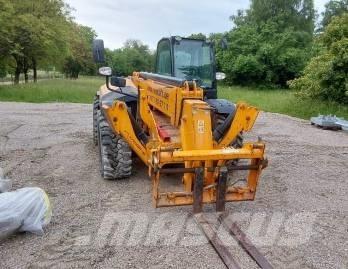 JCB 540-140 Телескопични товарачи