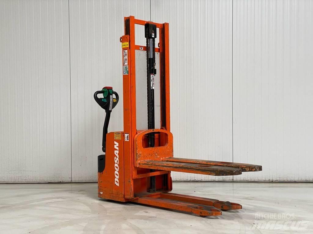 Doosan LEDS12.5C Колички високоповдигачи с теглич