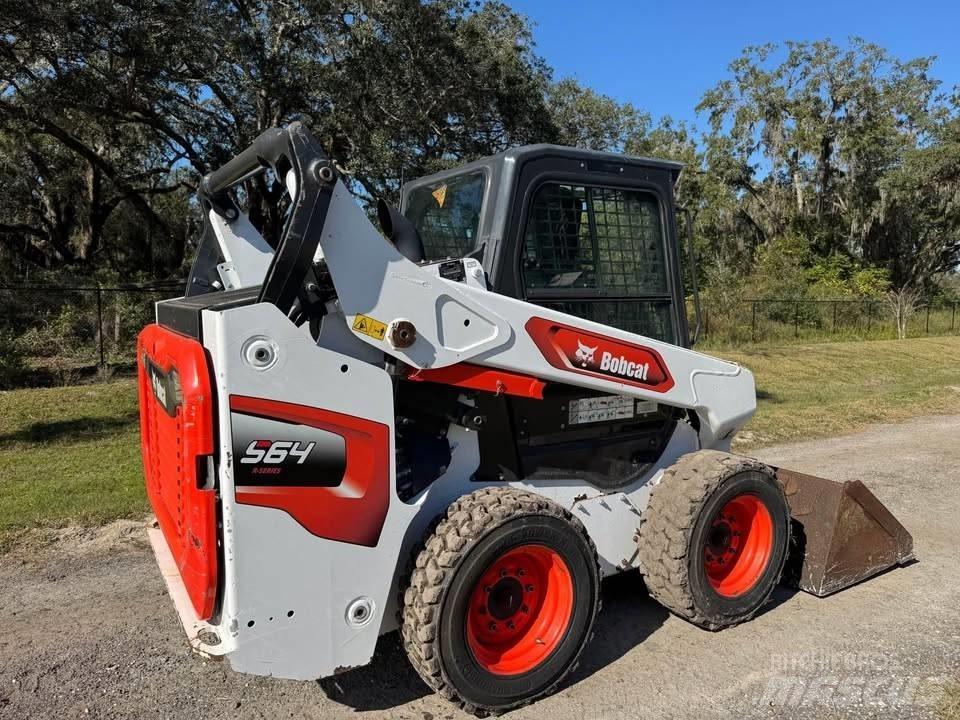Bobcat S 64 Мини товарачи
