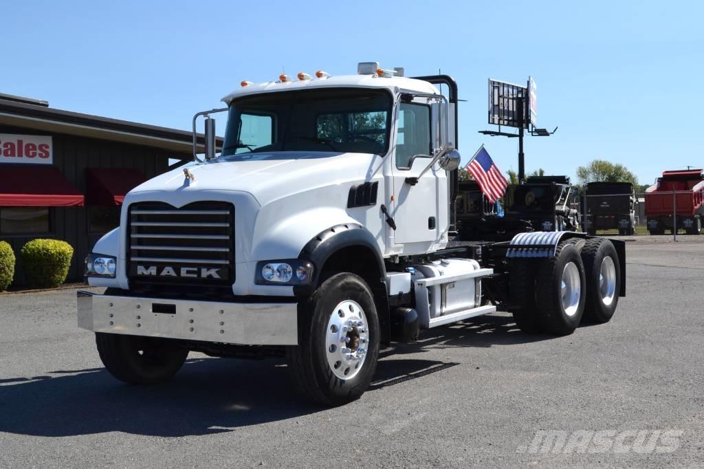 Mack Granite GU 713 Влекачи