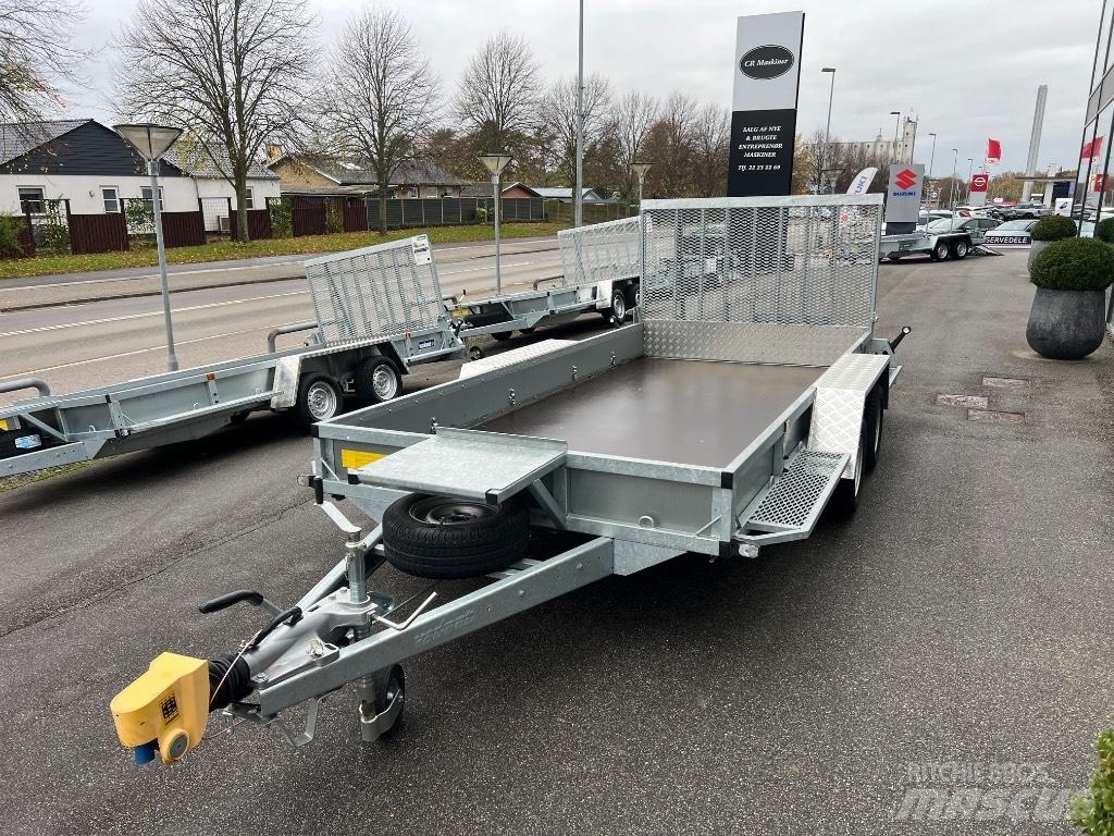 Variant 3518 m4 Ремаркета за превоз на автомобили
