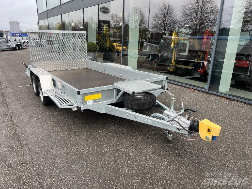 Variant 3518 m4 Ремаркета за превоз на автомобили
