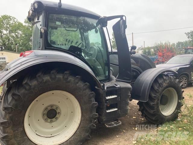 Valtra T 174 EA Трактори