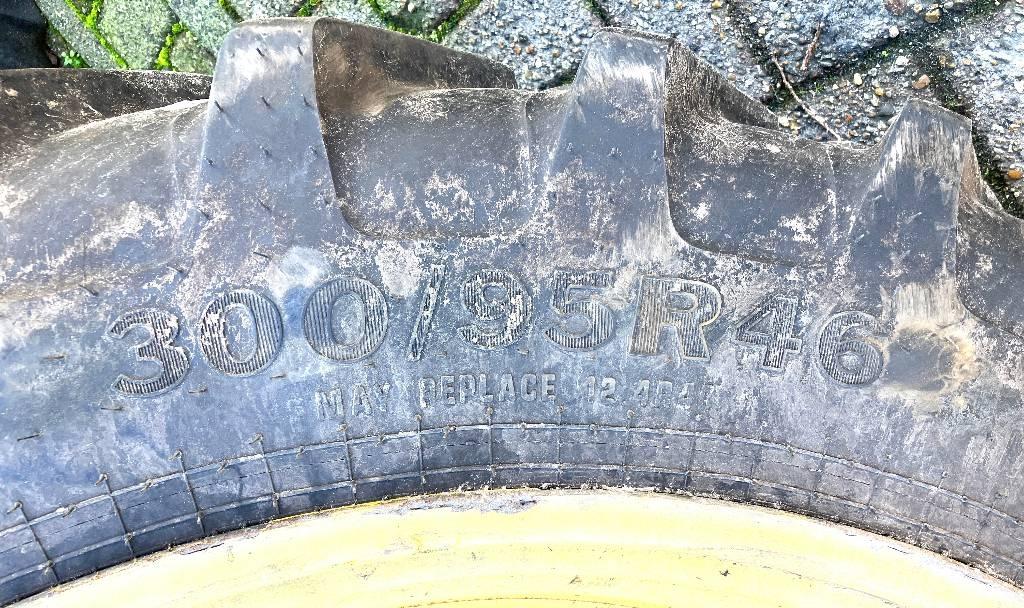 John Deere 732 Прикачни пръскачки
