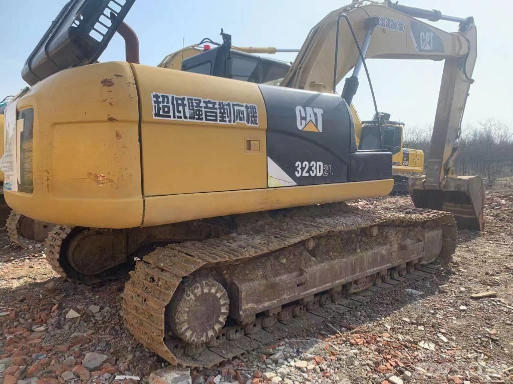 CAT 323D2 Верижен екскаватор