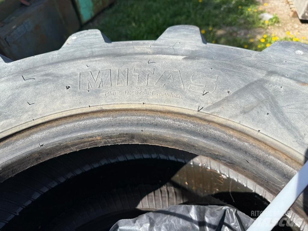 Mitas 405/70-20 Гуми