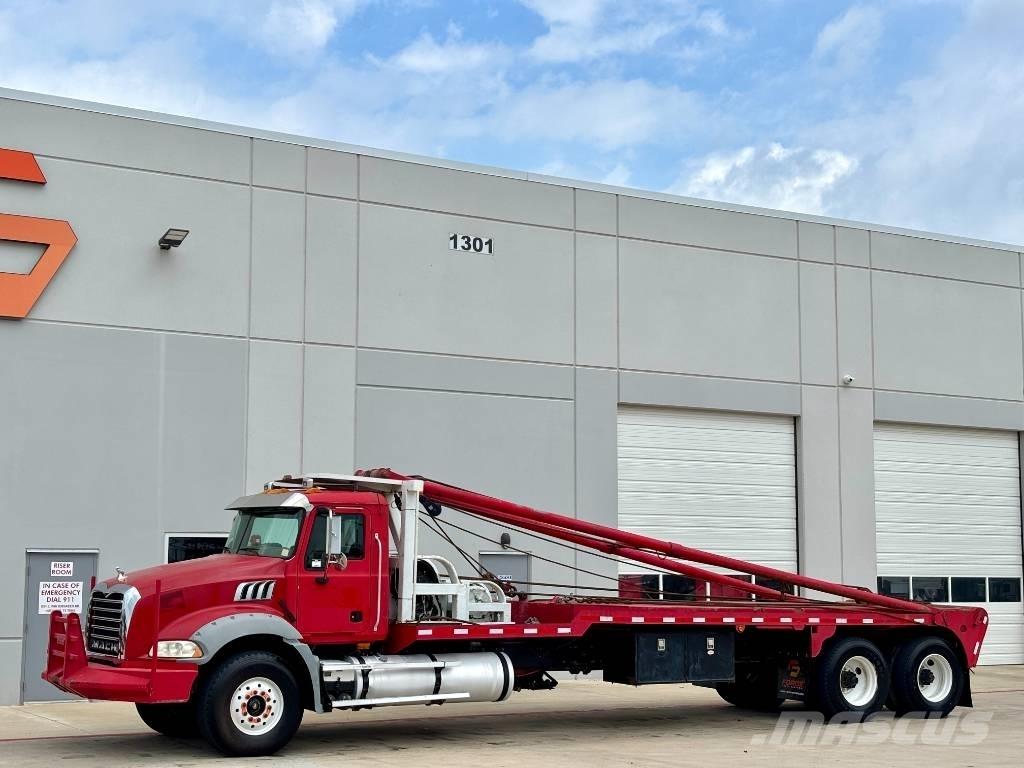 Mack GU813 Автомобили за пътна помощ