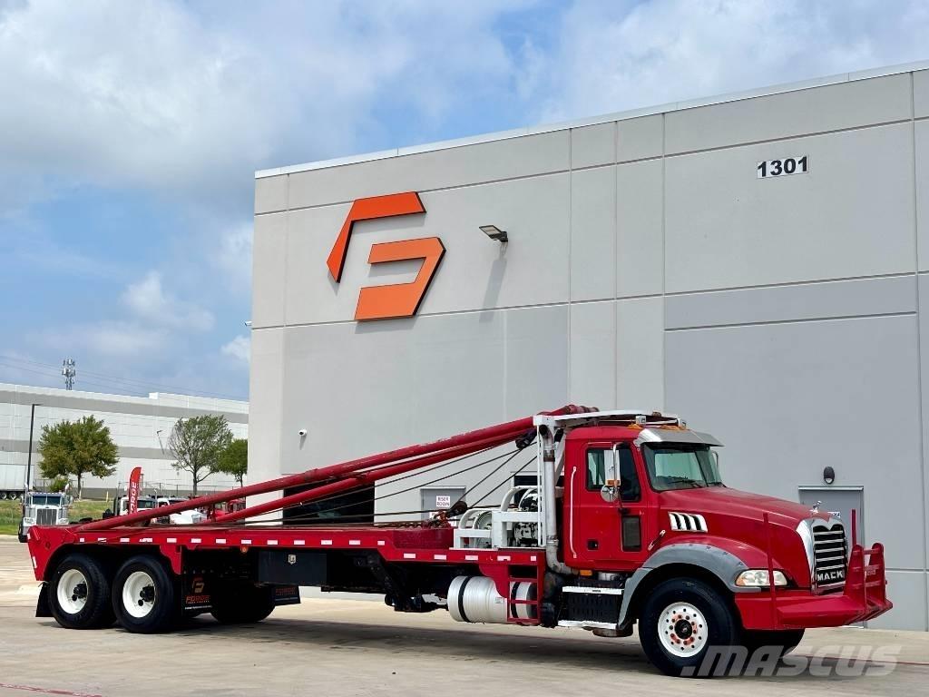 Mack GU813 Автомобили за пътна помощ