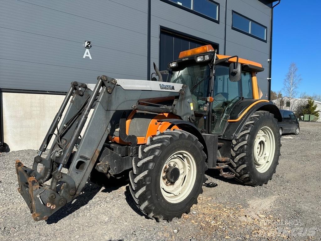 Valtra N101 Трактори