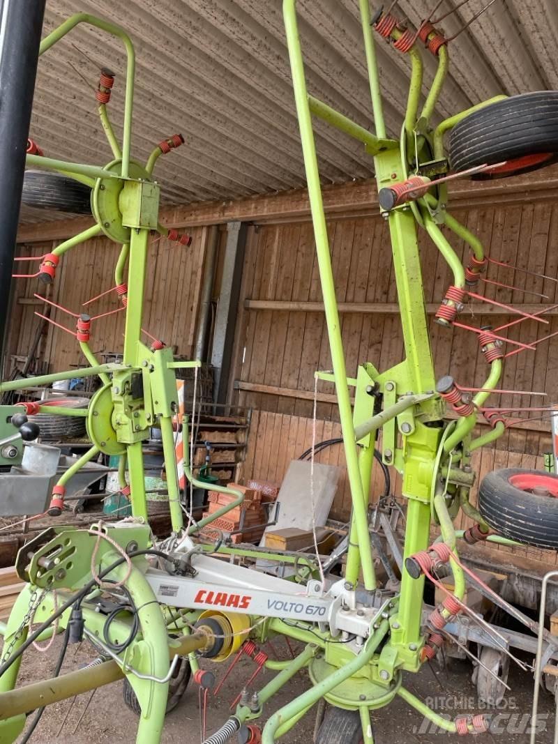 CLAAS Volto 670 Гребла и сенообръщачки