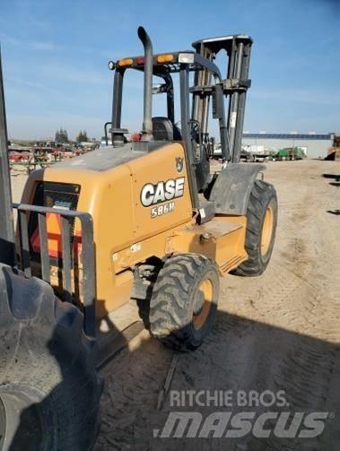 CASE 586H Камиони за херавни местности
