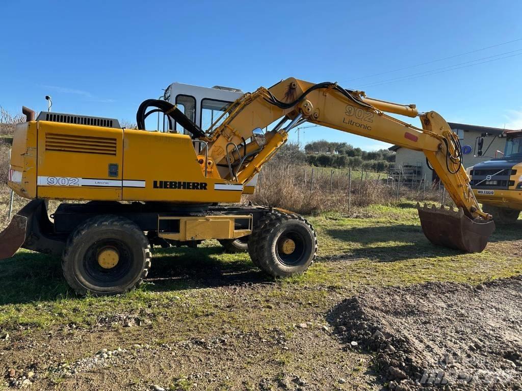 Liebherr 902 Колесни екскаватори