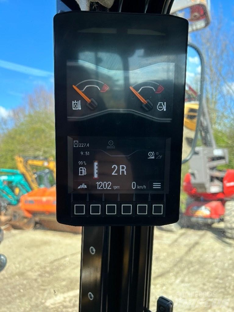 CAT 906 Колесни товарачи