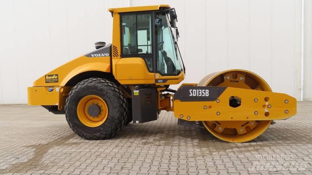 Volvo SD 135 B Еднобарабанни ролки
