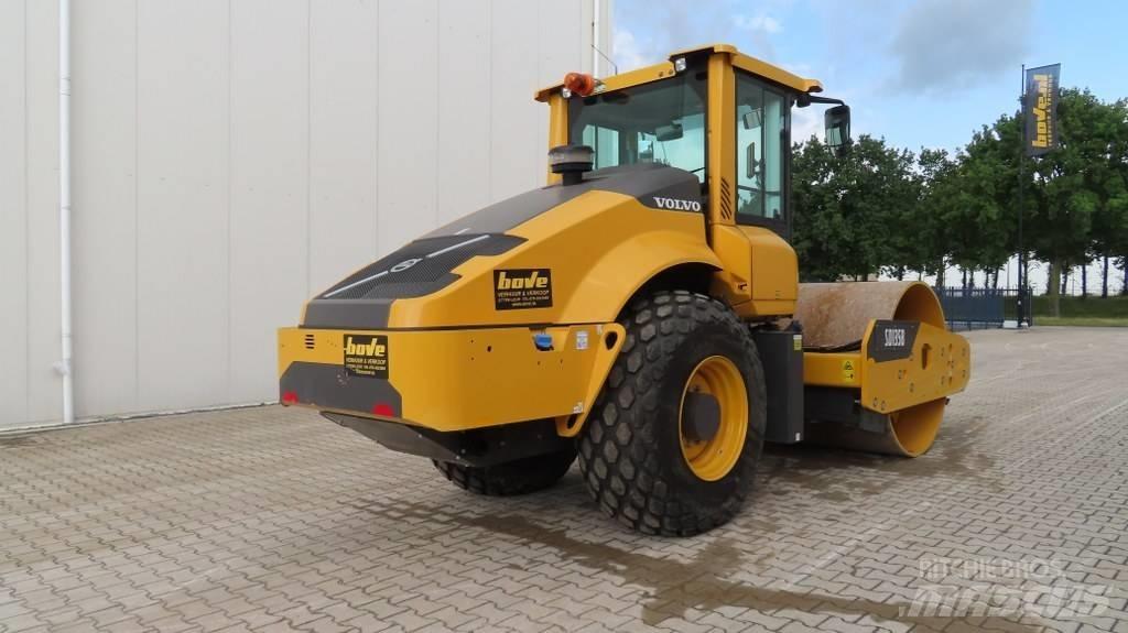 Volvo SD 135 B Еднобарабанни ролки
