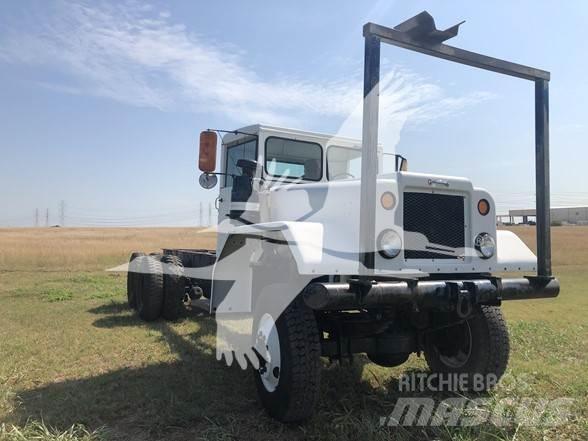 Diamond T M13 Шаси кабини