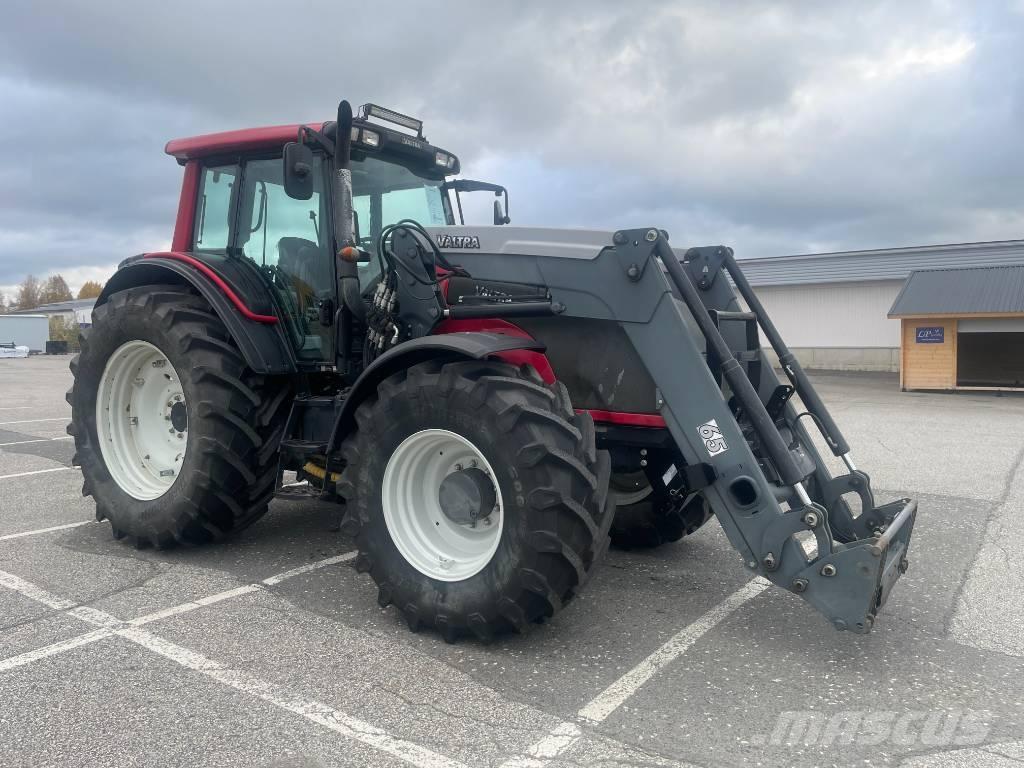 Valtra T 131 Трактори