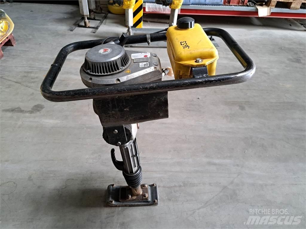 Wacker Neuson BS30 Пробки