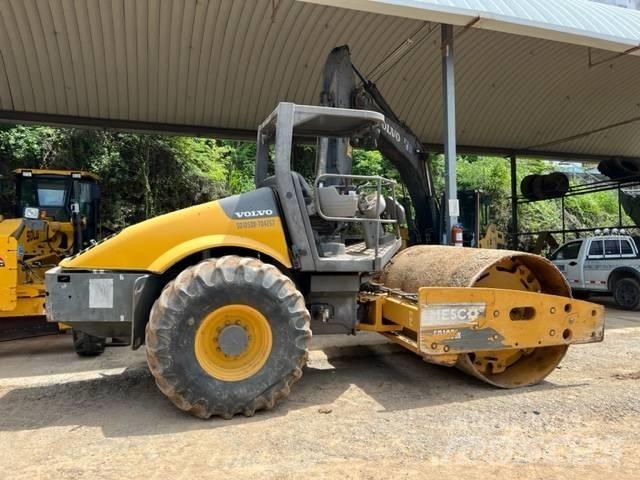Volvo sd105DX Уплътнители за почва
