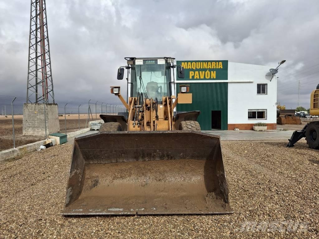 CASE 521 D Колесни товарачи