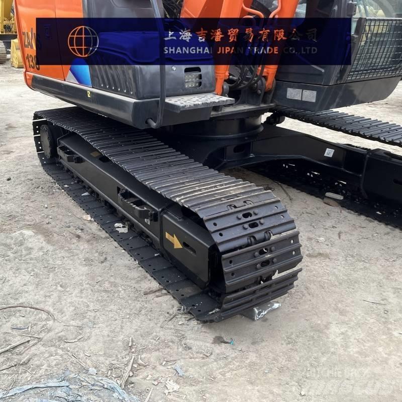 Hitachi ZX 130 Средни екскаватори 7т - 12т
