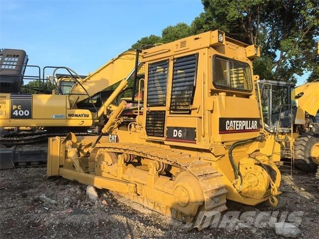 CAT D 6 D Верижни булдозери
