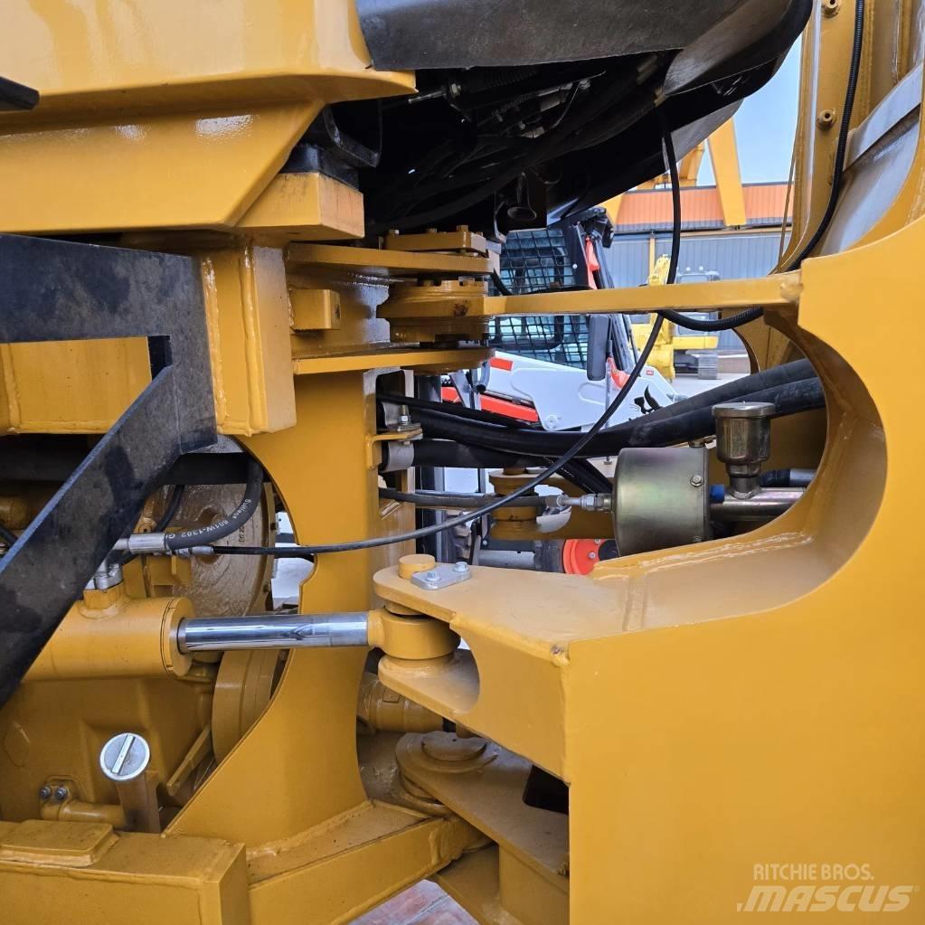CAT 966 H Колесни товарачи