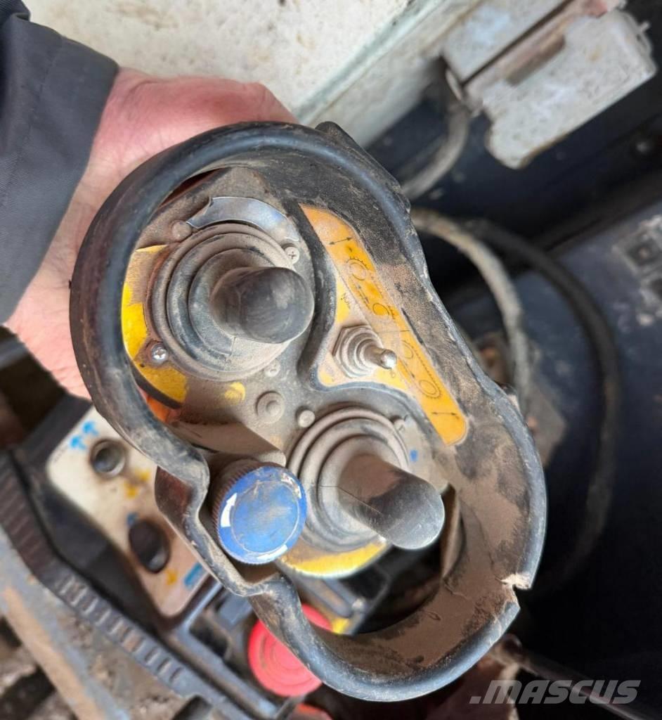 Sandvik QJ 241 Мобилни трошачки
