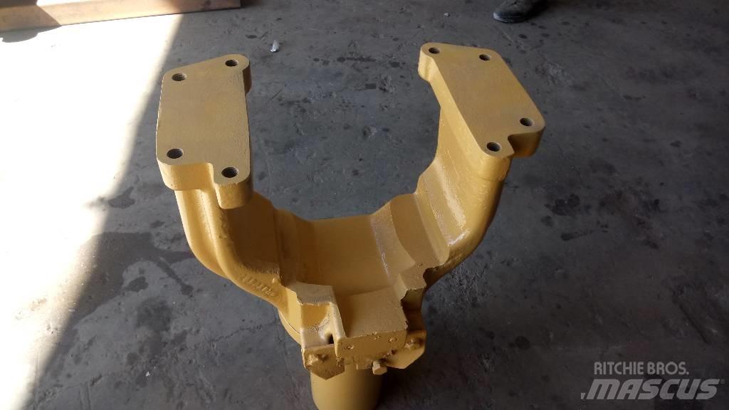 CAT 245 Шаси