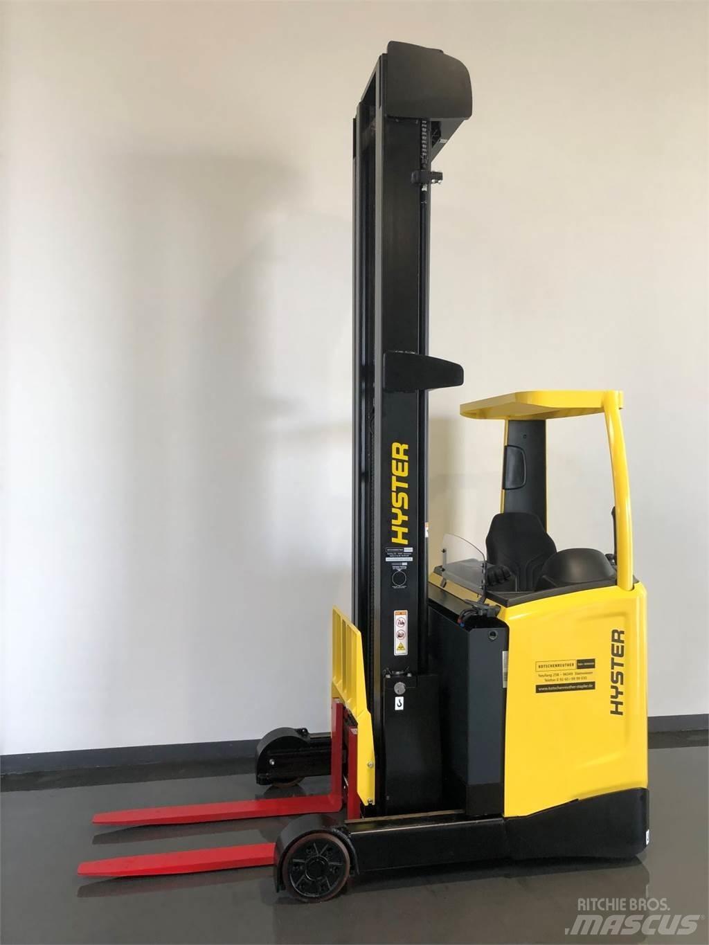 Hyster R1.4 Ретрак/ Високоповдигач с изместване на вилката напред