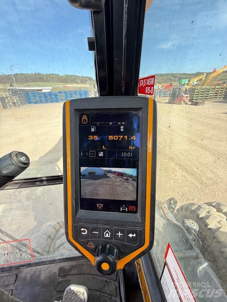 JCB JS 145 W Колесни екскаватори