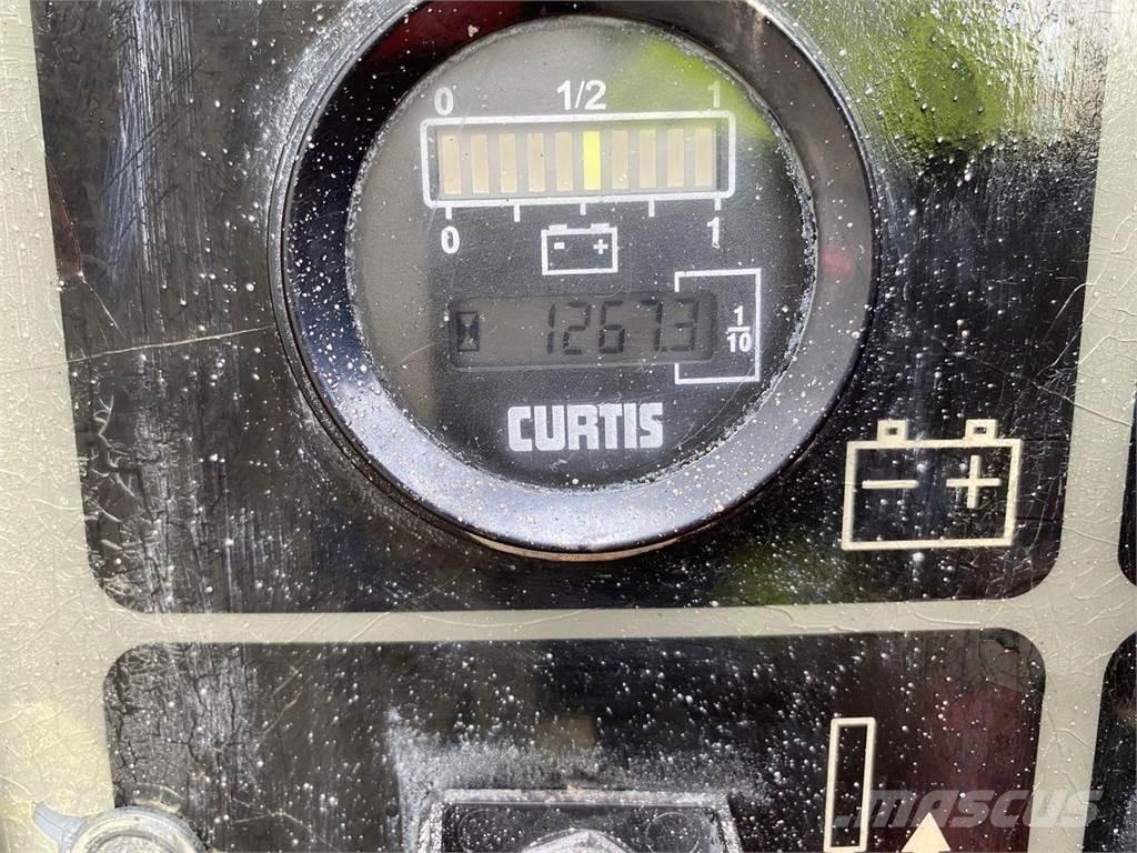 JLG E450AJ Съчленени стрелови подемници